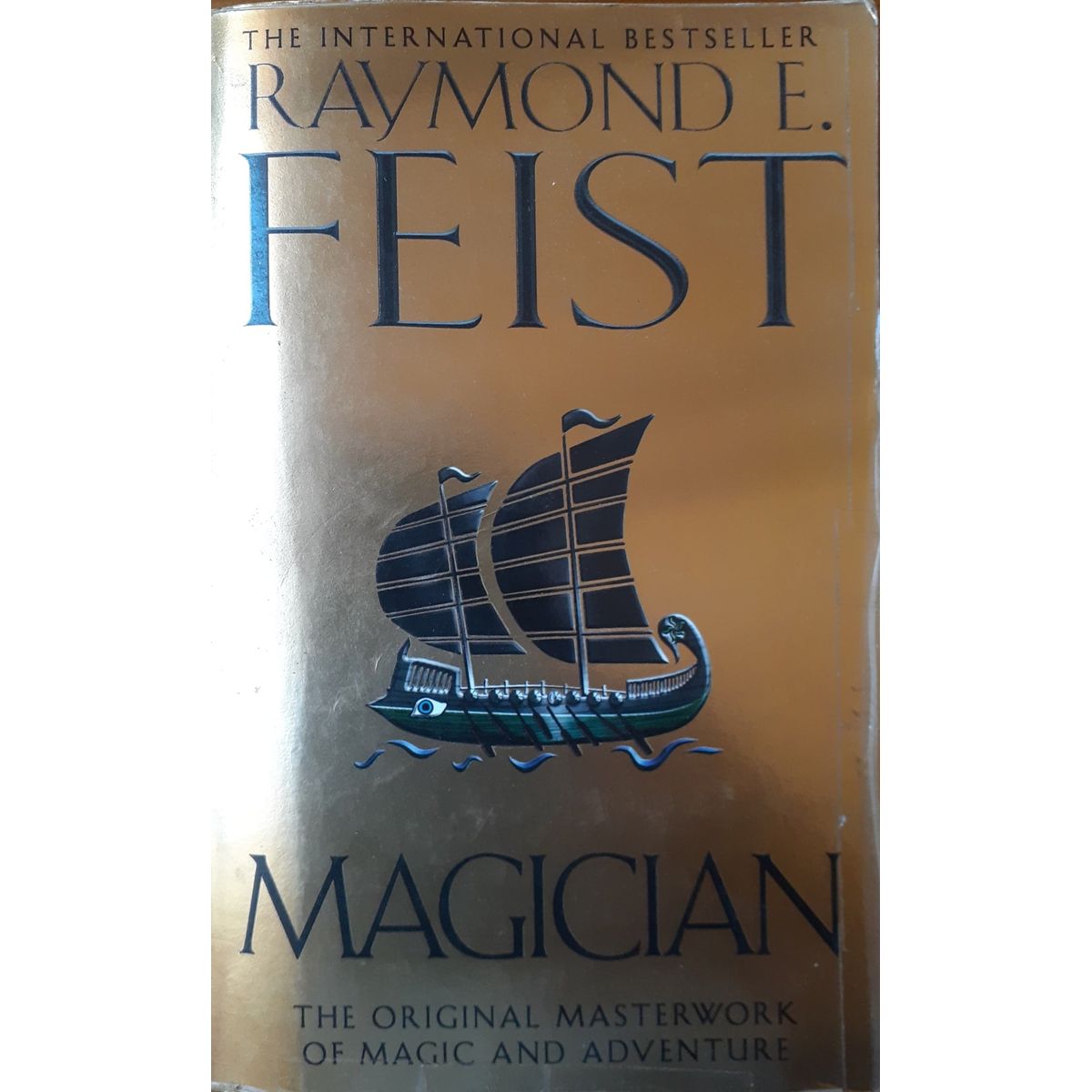 ISBN: 9780586217832 / 0586217835 - Magician by Raymond E. Feist [2009]