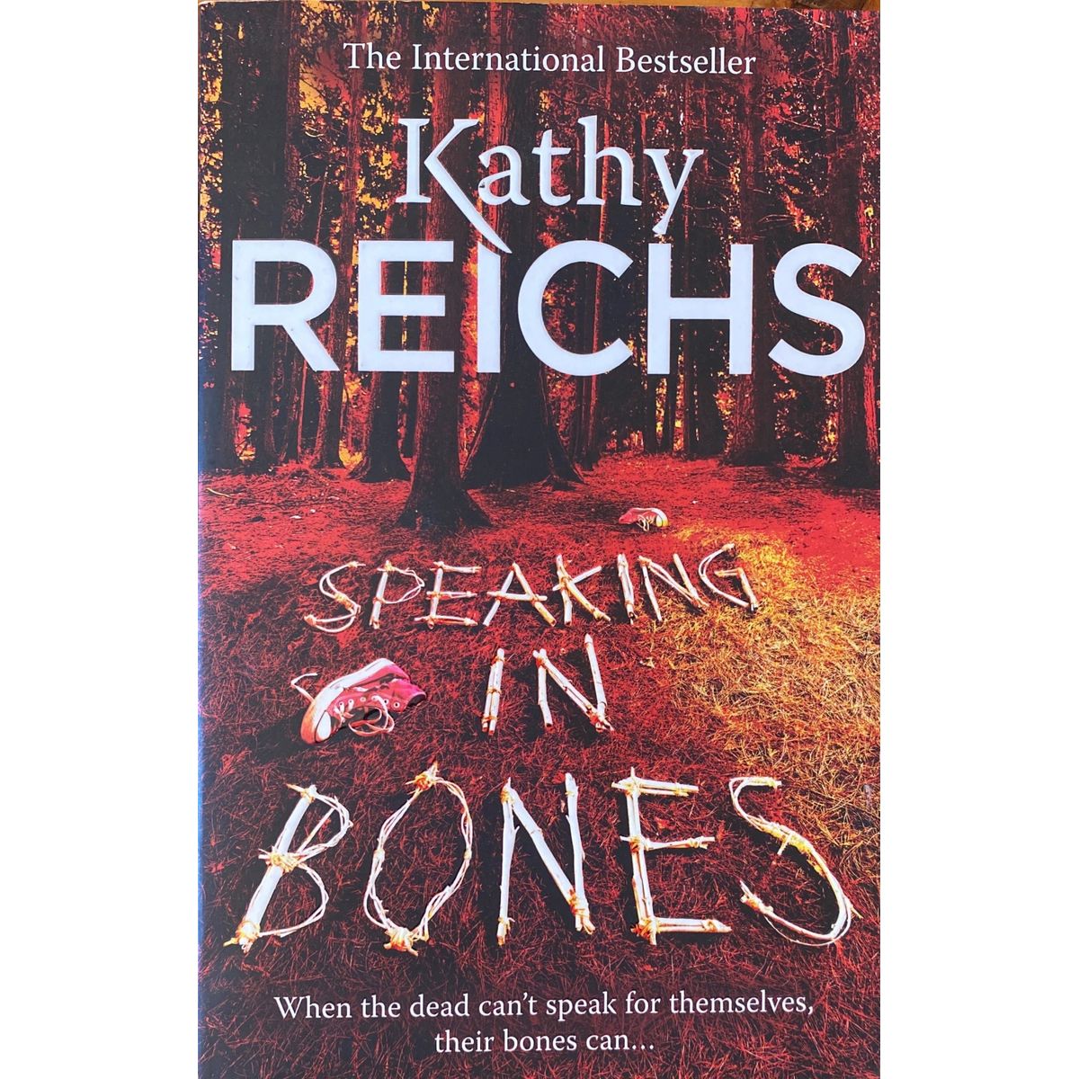 ISBN: 9780434021208 / 0434021202 - Speaking in Bones by Kathy Reichs [2015]