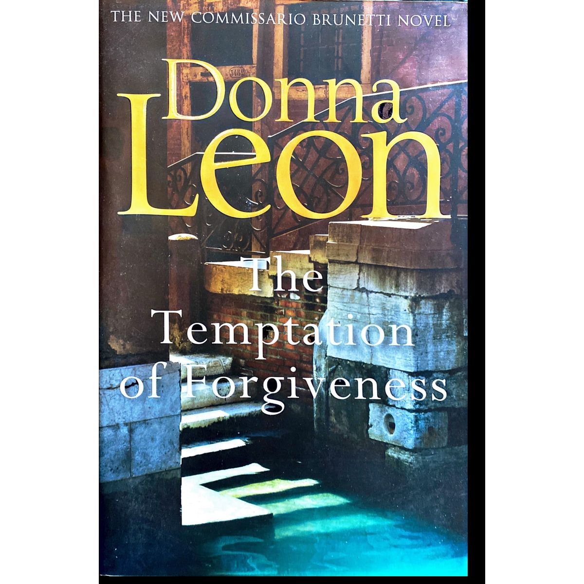 ISBN: 9781785151965 / 1785151967 - The Temptation of Forgiveness by Donna Leon [2018]8